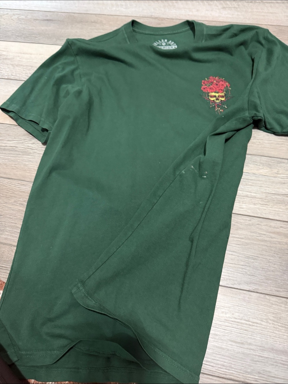 Men's Dark Green Skull & Roses Graphic Tee - Picture 4 of 5